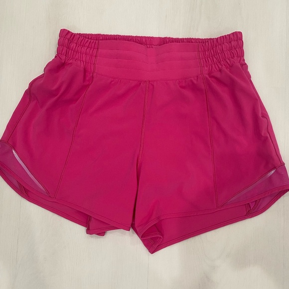 New lululemon athletica Women's hot  Pink 2.5 hotty Athletic Shorts sonic pink - Picture 4 of 8